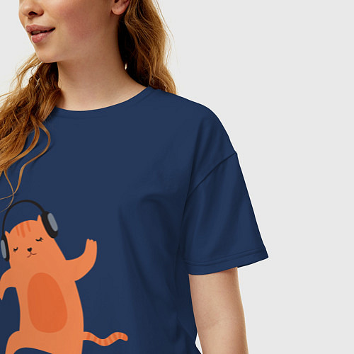 Женская футболка оверсайз Котик в наушниках 2022 / Тёмно-синий – фото 3