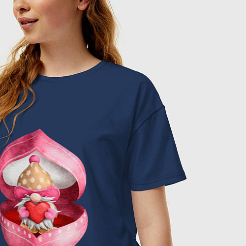Женская футболка оверсайз Гном дарит свою любовь / Тёмно-синий – фото 3