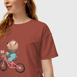 Футболка оверсайз женская Медведь с цветами на велосипеде, цвет: кирпичный — фото 2
