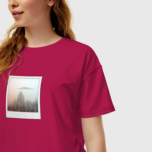 Женская футболка оверсайз Инопланетяне В РФ / Маджента – фото 3