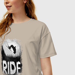 Футболка оверсайз женская Лыжи в горах, цвет: миндальный — фото 2