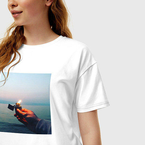 Женская футболка оверсайз Пламенный свет на Байкале / Белый – фото 3
