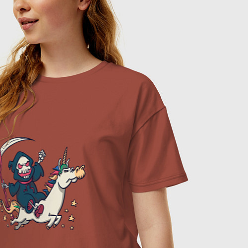 Женская футболка оверсайз Смерть на единороге Death on unicorn / Кирпичный – фото 3
