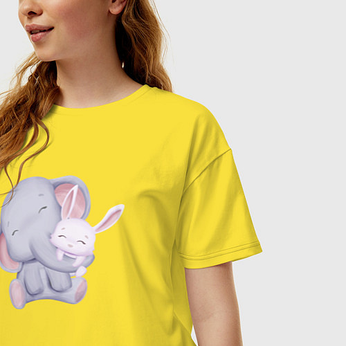 Женская футболка оверсайз Милый Слонёнок и Крольчонок Обнимаются / Желтый – фото 3