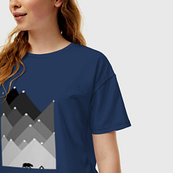 Футболка оверсайз женская Медведь и треугольные горы, цвет: тёмно-синий — фото 2