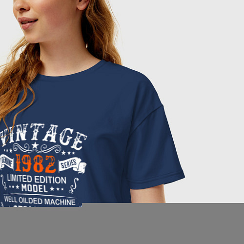 Женская футболка оверсайз Винтаж 1982 лимитированная серия / Тёмно-синий – фото 3