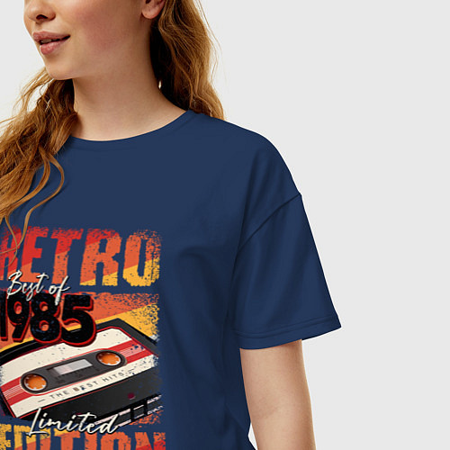 Женская футболка оверсайз Лучшее из 1985 года кассета / Тёмно-синий – фото 3