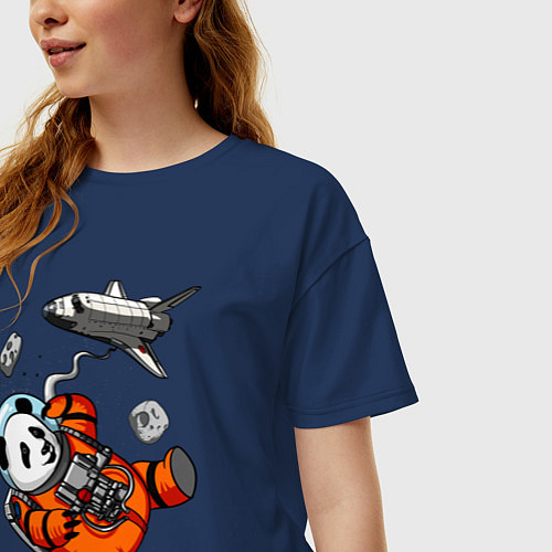 Женская футболка оверсайз Космическая панда / Тёмно-синий – фото 3