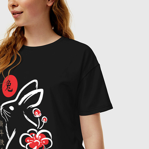Женская футболка оверсайз Chinese New Year - rabbit with flower / Черный – фото 3