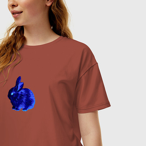 Женская футболка оверсайз Неоновый кролик 2023 новогодний / Кирпичный – фото 3