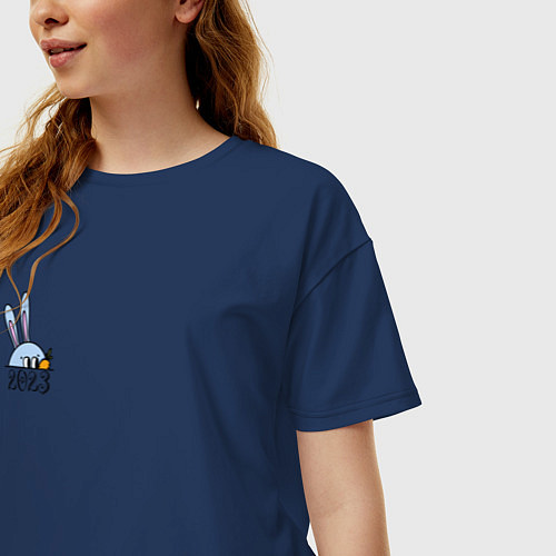 Женская футболка оверсайз 2023 Кролик и морковка / Тёмно-синий – фото 3