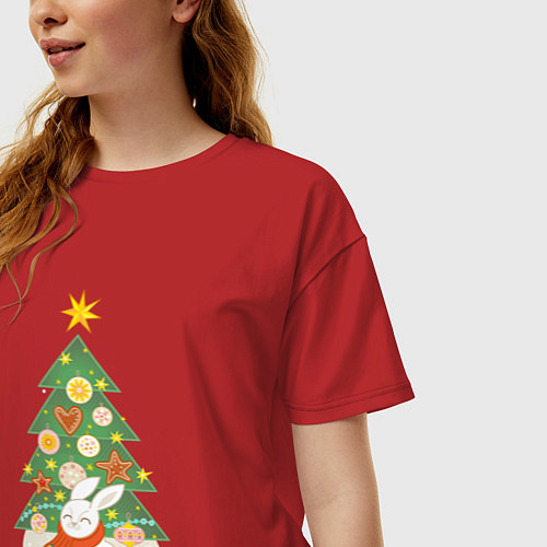 Женская футболка оверсайз Зайчик под елочкой - символ 2023 С Новым годом / Красный – фото 3
