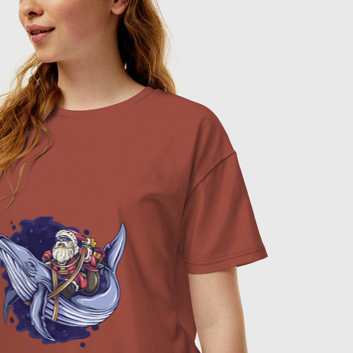 Женская футболка оверсайз Санта и кит / Кирпичный – фото 3