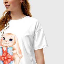 Футболка оверсайз женская Зайчик с большим подарком, цвет: белый — фото 2