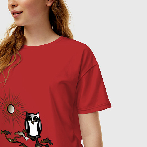 Женская футболка оверсайз Сова на сосне / Красный – фото 3