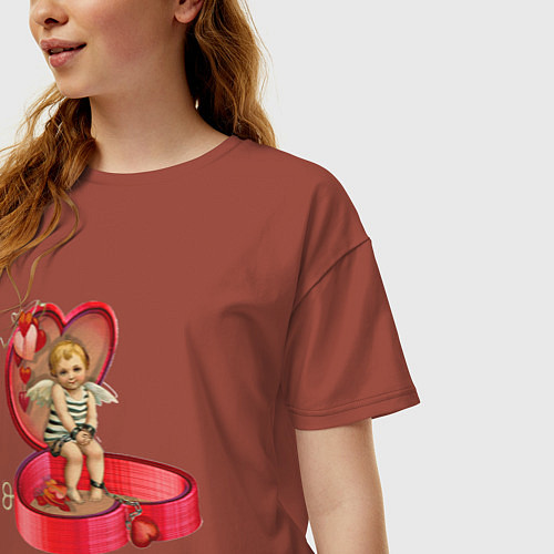 Женская футболка оверсайз Амур прикованный наручниками к сердцу / Кирпичный – фото 3
