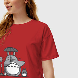 Футболка оверсайз женская Тоторо с зонтиком, цвет: красный — фото 2