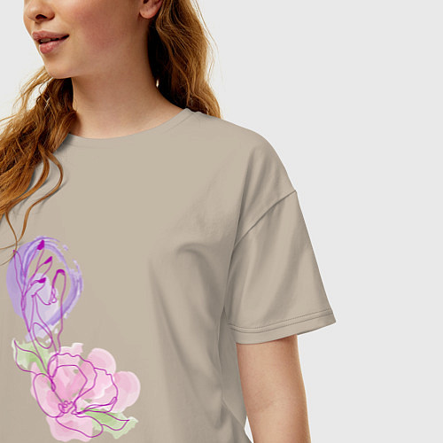 Женская футболка оверсайз Абстрактная рука и цветок / Миндальный – фото 3