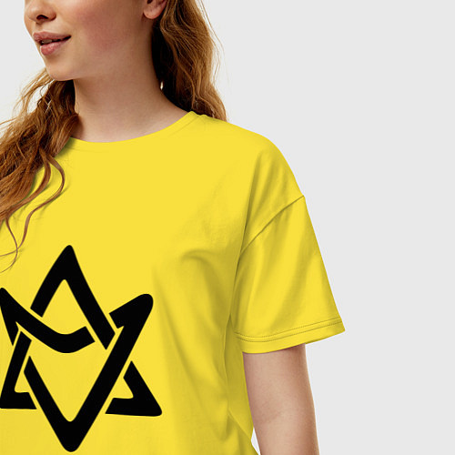 Женская футболка оверсайз Astro black logo / Желтый – фото 3