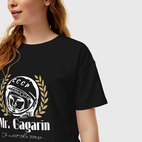 Женская футболка оверсайз С Гагариным, на пути к звездам / Черный – фото 3