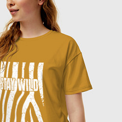 Футболка оверсайз женская Stay wild зебра, цвет: горчичный — фото 2