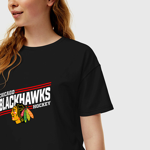 Женская футболка оверсайз Чикаго Блэкхокс название команды и логотип / Черный – фото 3