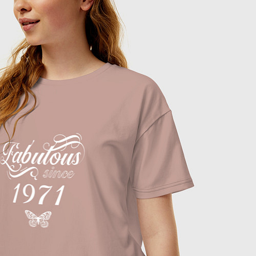 Женская футболка оверсайз Fabulous since 1971 / Пыльно-розовый – фото 3
