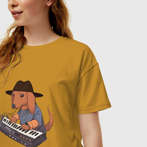 Женская футболка оверсайз Аниме Такса с синтезатором / Горчичный – фото 3