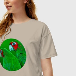 Футболка оверсайз женская Два зелёных попугая, цвет: миндальный — фото 2