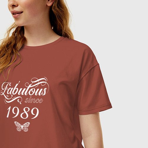 Женская футболка оверсайз Fabulous since 1989 / Кирпичный – фото 3