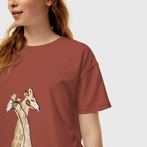 Женская футболка оверсайз Нежные жирафы / Кирпичный – фото 3
