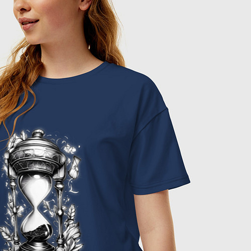 Женская футболка оверсайз Песочные часы чб эскиз / Тёмно-синий – фото 3