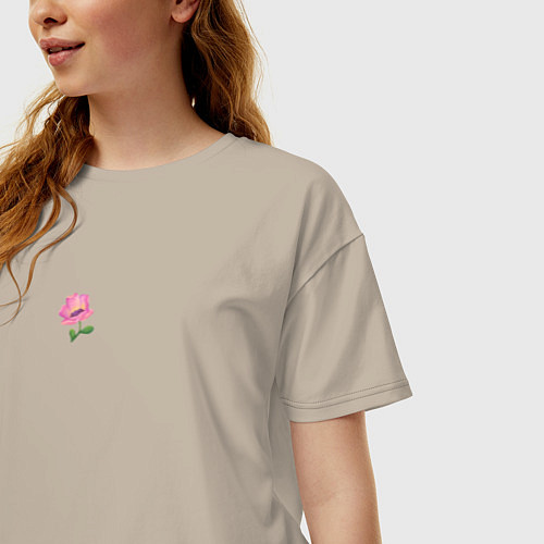 Женская футболка оверсайз Нежный акварельный розовый цветок шиповника / Миндальный – фото 3
