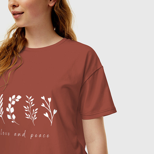 Женская футболка оверсайз Белые растения love and peace / Кирпичный – фото 3