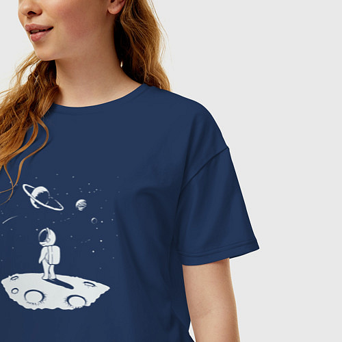 Женская футболка оверсайз Космический мечтатель / Тёмно-синий – фото 3