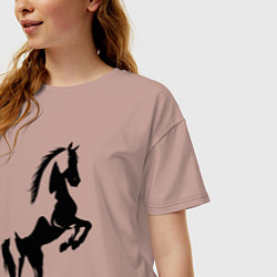Футболка оверсайз женская Гарцующий жеребец, цвет: пыльно-розовый — фото 2