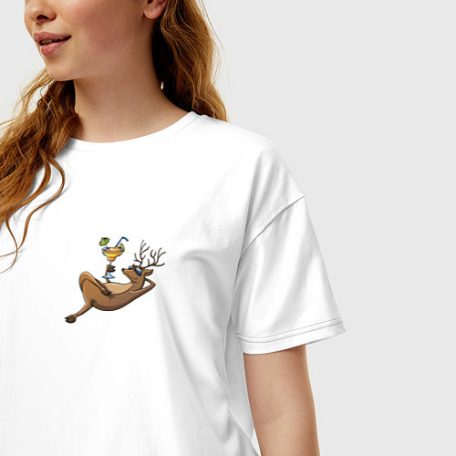 Женская футболка оверсайз Олень релаксирует / Белый – фото 3