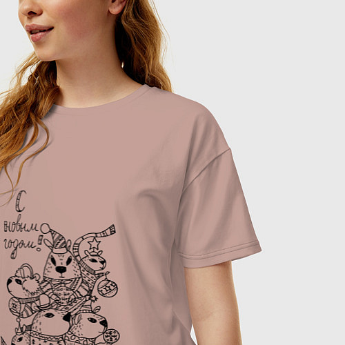 Женская футболка оверсайз Новогодняя семья капибары - раскраска / Пыльно-розовый – фото 3