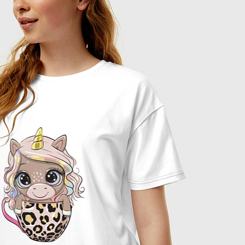 Женская футболка оверсайз Малыш единорог в чашке / Белый – фото 3