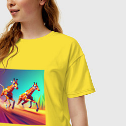 Футболка оверсайз женская Два бегущих жирафа в стиле кубизма, цвет: желтый — фото 2