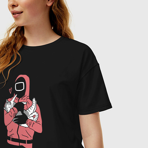 Женская футболка оверсайз Страж и котик - Игра в кальмара / Черный – фото 3