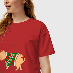 Футболка оверсайз женская Капибара зимой в свитере, цвет: красный — фото 2