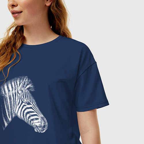 Женская футболка оверсайз Гравюра голова зебры в профиль / Тёмно-синий – фото 3