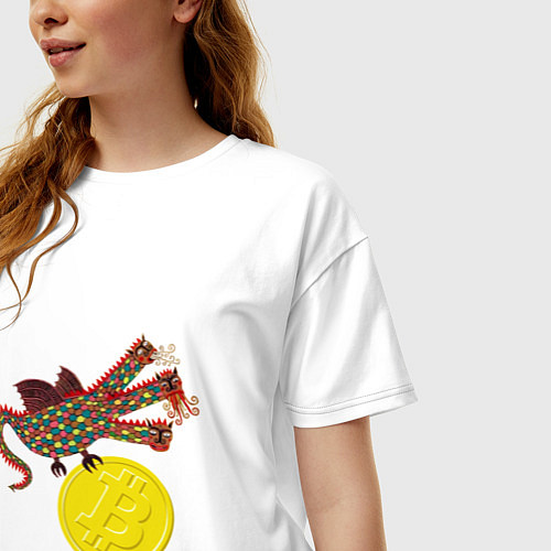 Женская футболка оверсайз Дракон с монетой Биткойна / Белый – фото 3