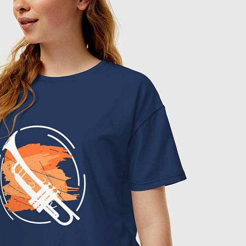 Женская футболка оверсайз Джазовая труба / Тёмно-синий – фото 3