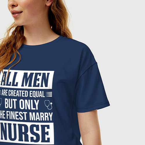 Женская футболка оверсайз Медицинский сотрудник / Тёмно-синий – фото 3