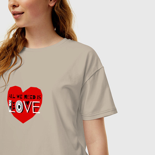 Женская футболка оверсайз Нам нужна любовь / Миндальный – фото 3