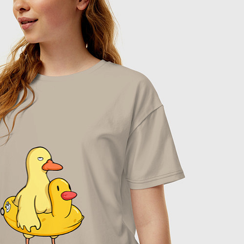 Женская футболка оверсайз Две утки / Миндальный – фото 3