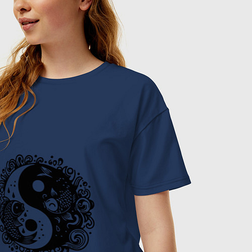 Женская футболка оверсайз Две рыбы инь янь символ / Тёмно-синий – фото 3