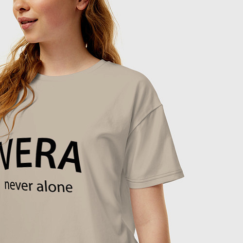 Женская футболка оверсайз Vera never alone - motto / Миндальный – фото 3